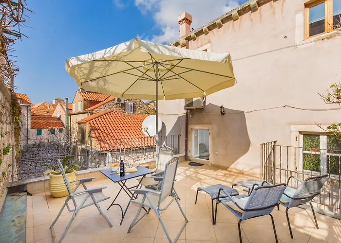 Hidden Gem Old Town Apartments By Irundo